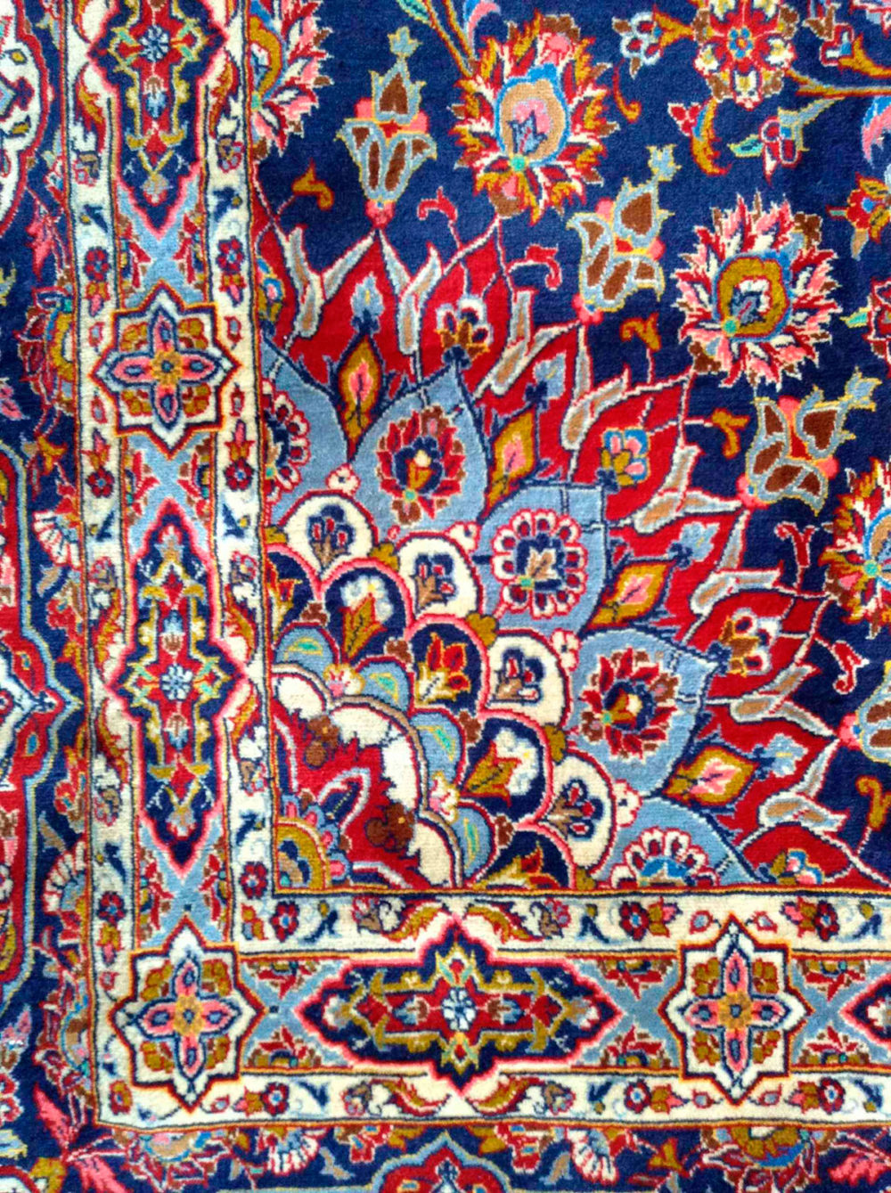 Keshan Persian Blue Red White 9-9x17-1 | Manoukian Rugs™ corner 2